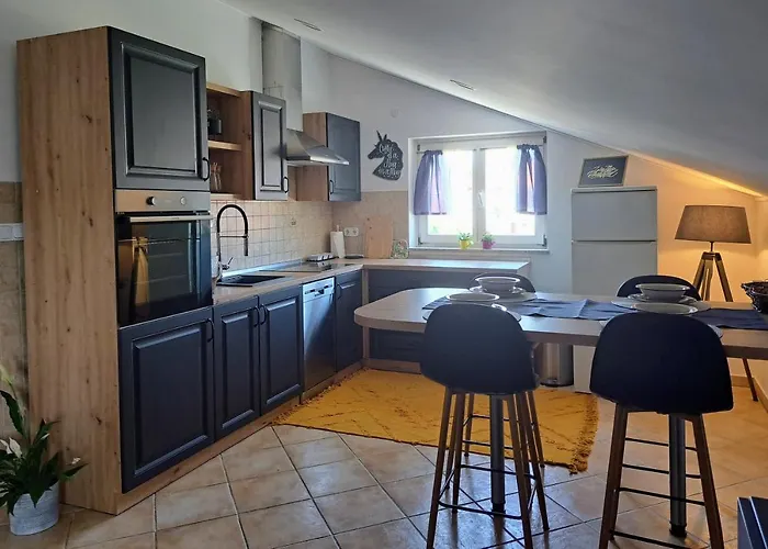 아파트 Battistella's Near The Sea