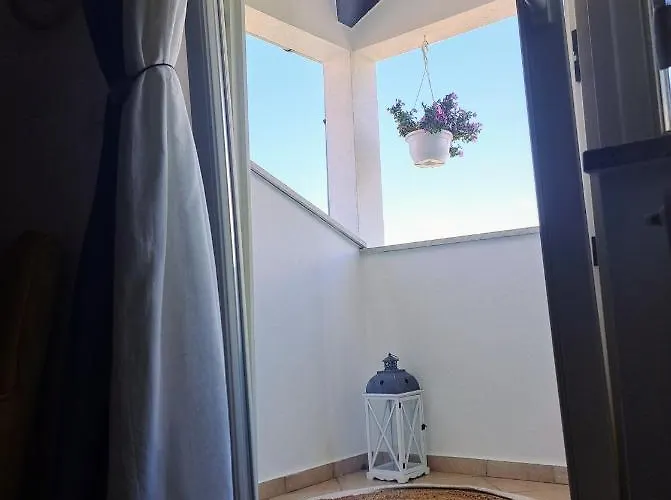 Battistella's Near The Sea 아파트 *